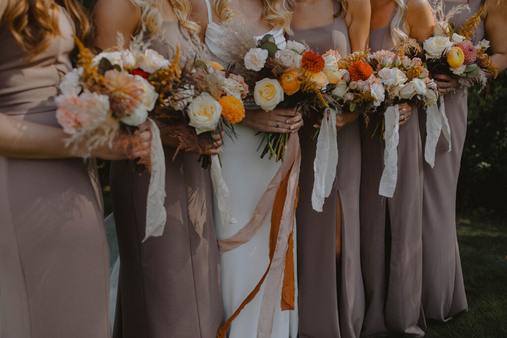 bridesmaids photos that showcase the wedding photography narrative